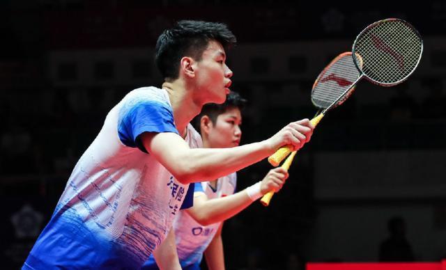 韩国队鏖战中国队，黄鸭组合点燃赛场