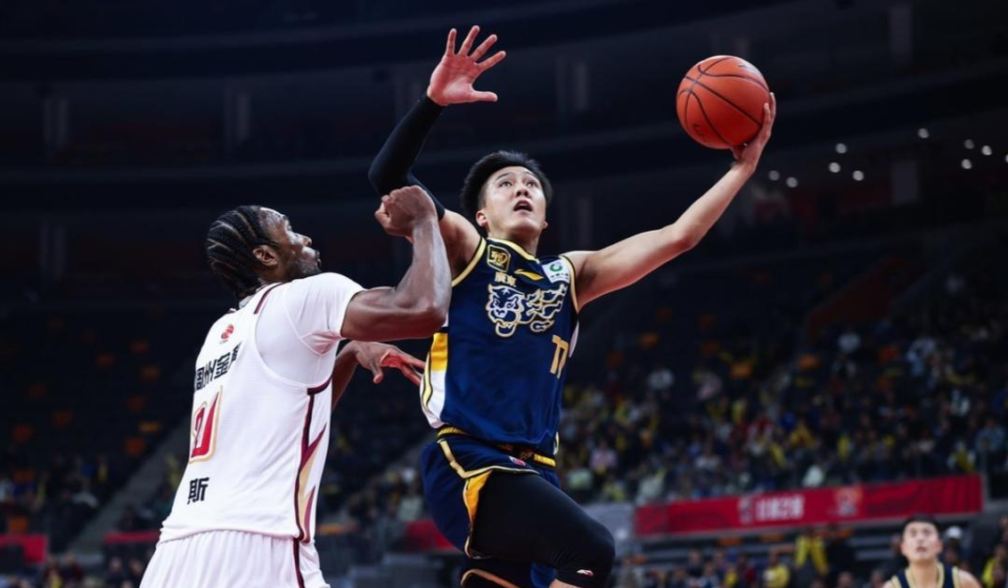 法国队力克日本队,黄鸭组合状态火热的简单介绍 法国队力克日本队,黄鸭组合状态火热的简单介绍