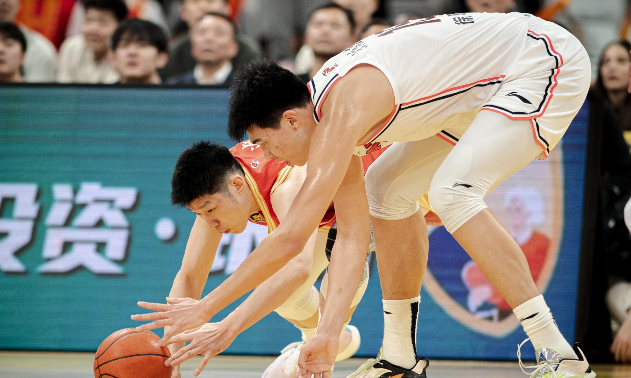 包含上海队碾压雷霆，胡金秋统治全场的词条