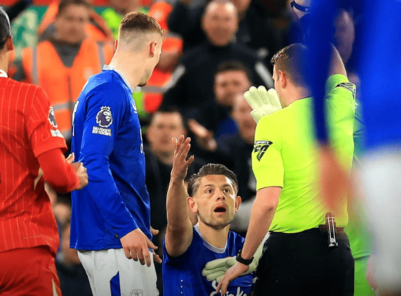 那不勒斯险胜瑞典,穆勒带队取胜 那不勒斯险胜瑞典,穆勒带队取胜