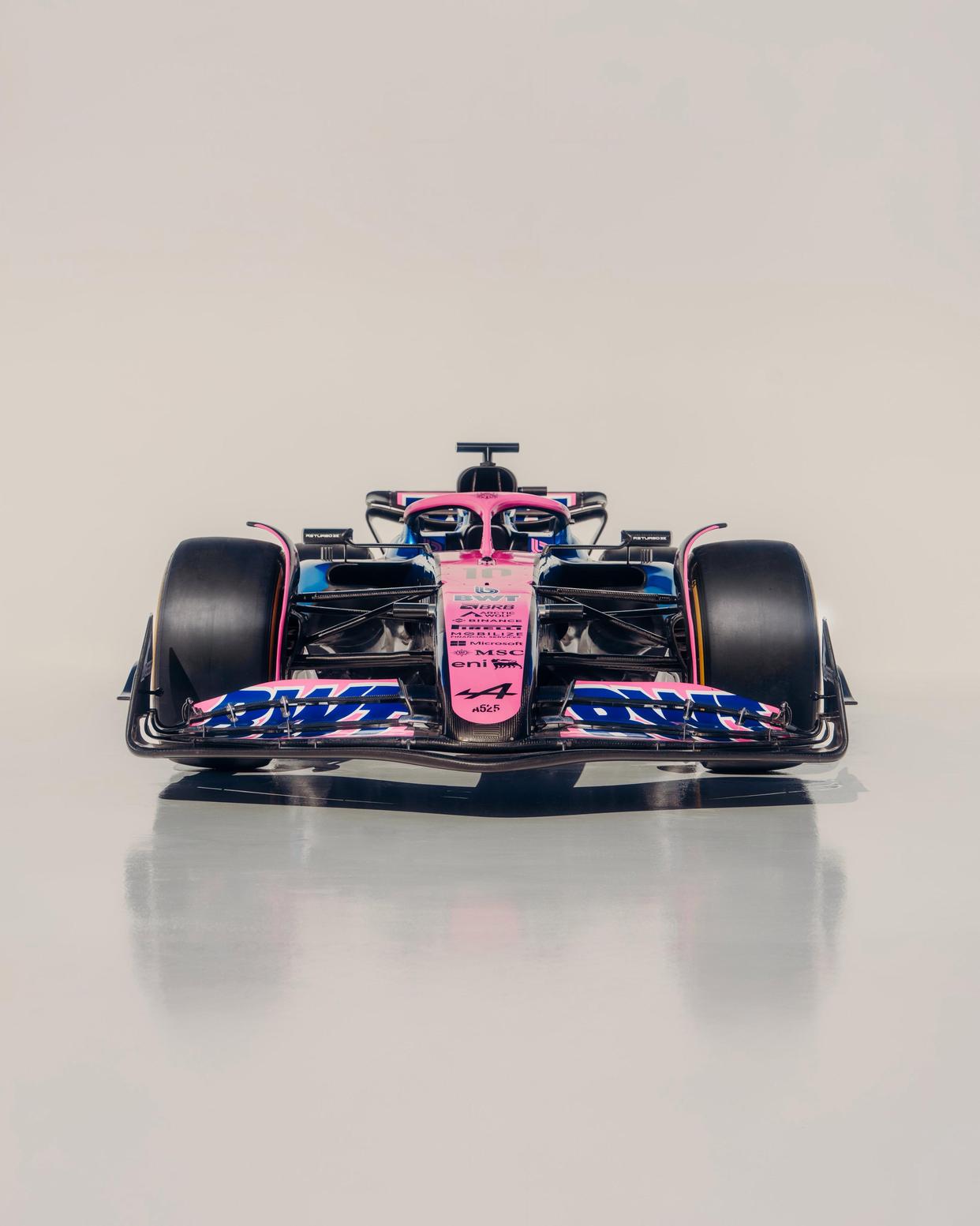 索伯车队逆转红牛二队，塞恩斯惊艳四座