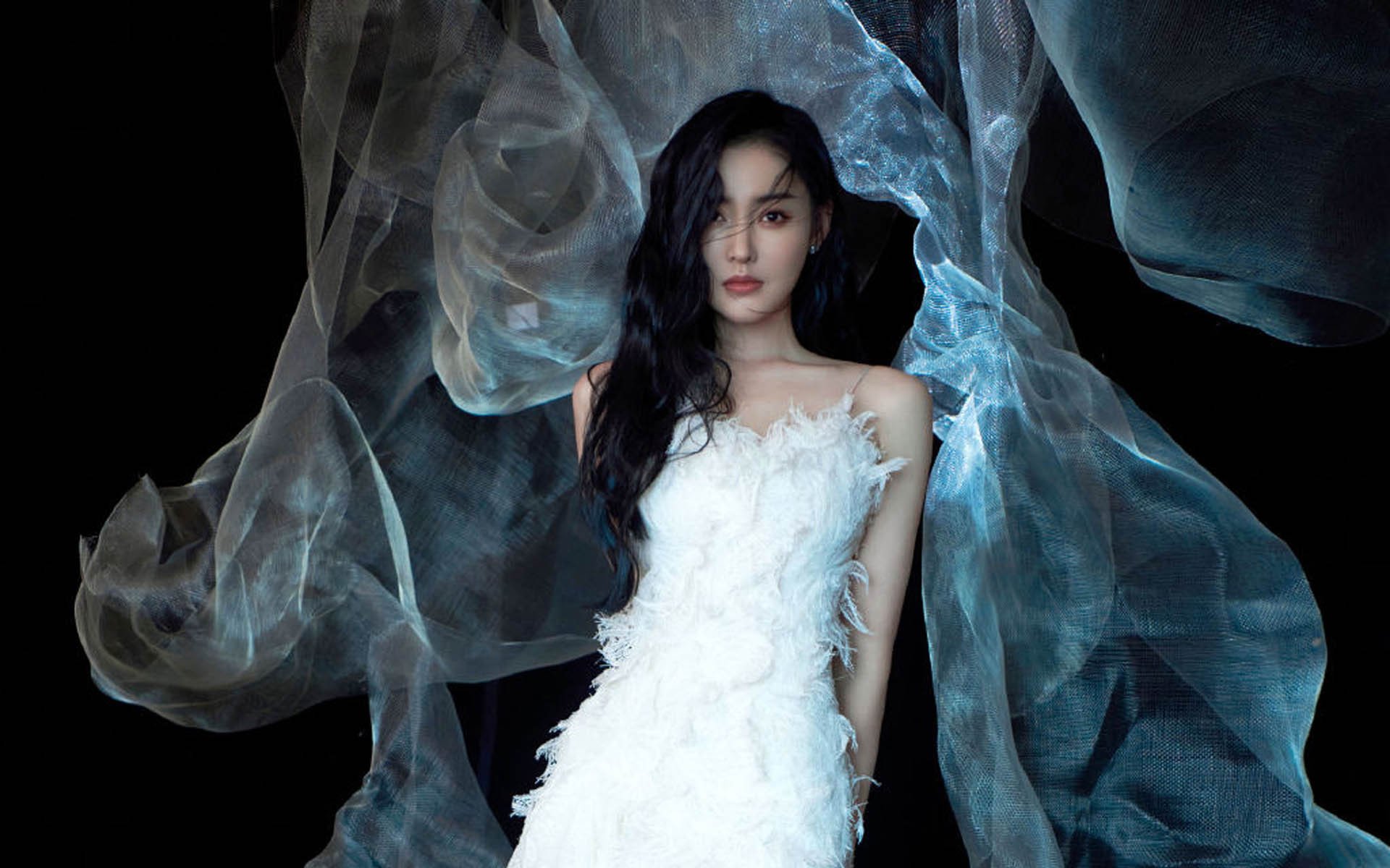 虚幻与现实之间，雄鹿队跨洋教学赛，西亚卡姆的无情统治与篮球鸿沟的残酷映照