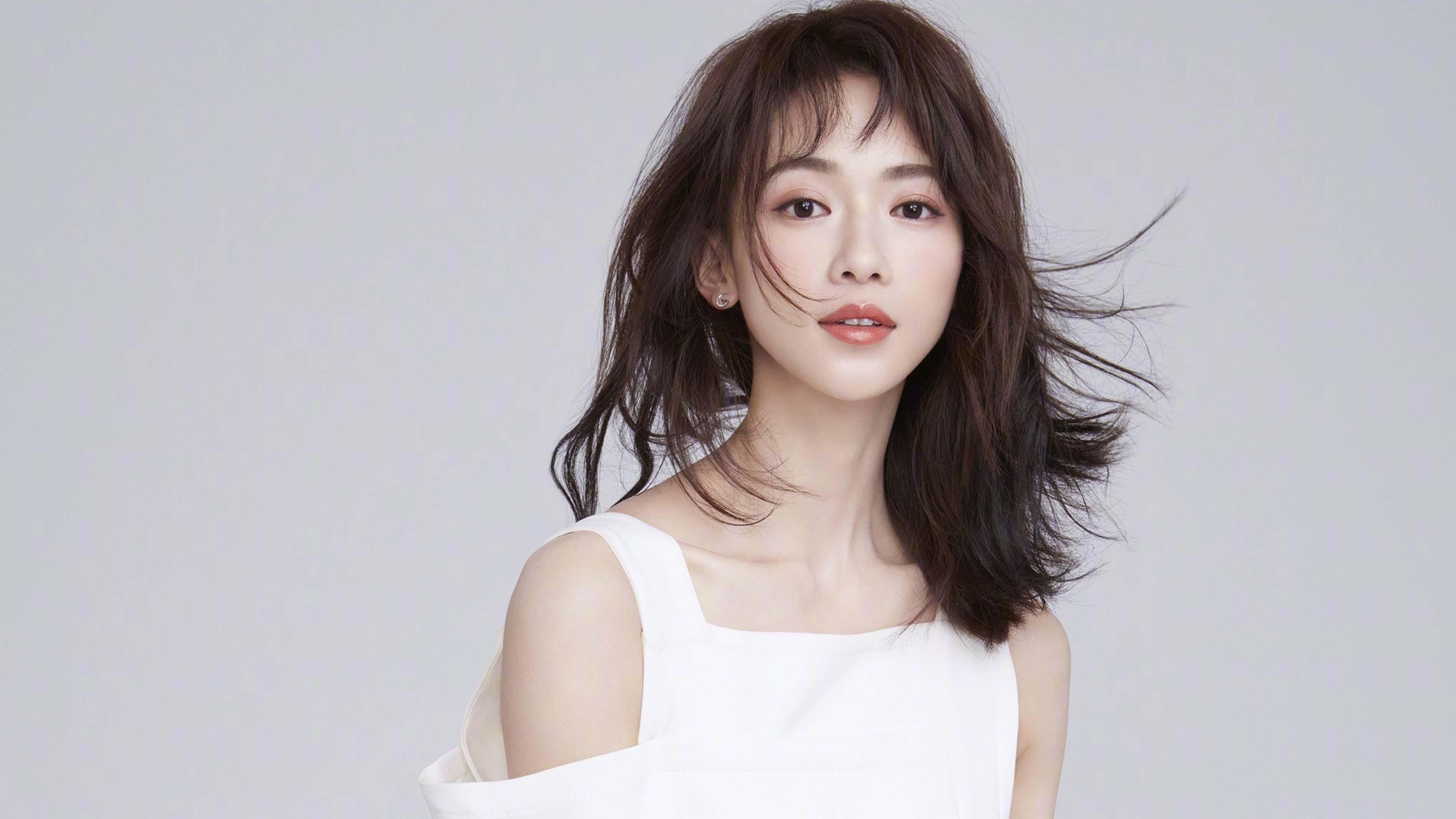 虚幻与现实之间，雄鹿队跨洋教学赛，西亚卡姆的无情统治与篮球鸿沟的残酷映照