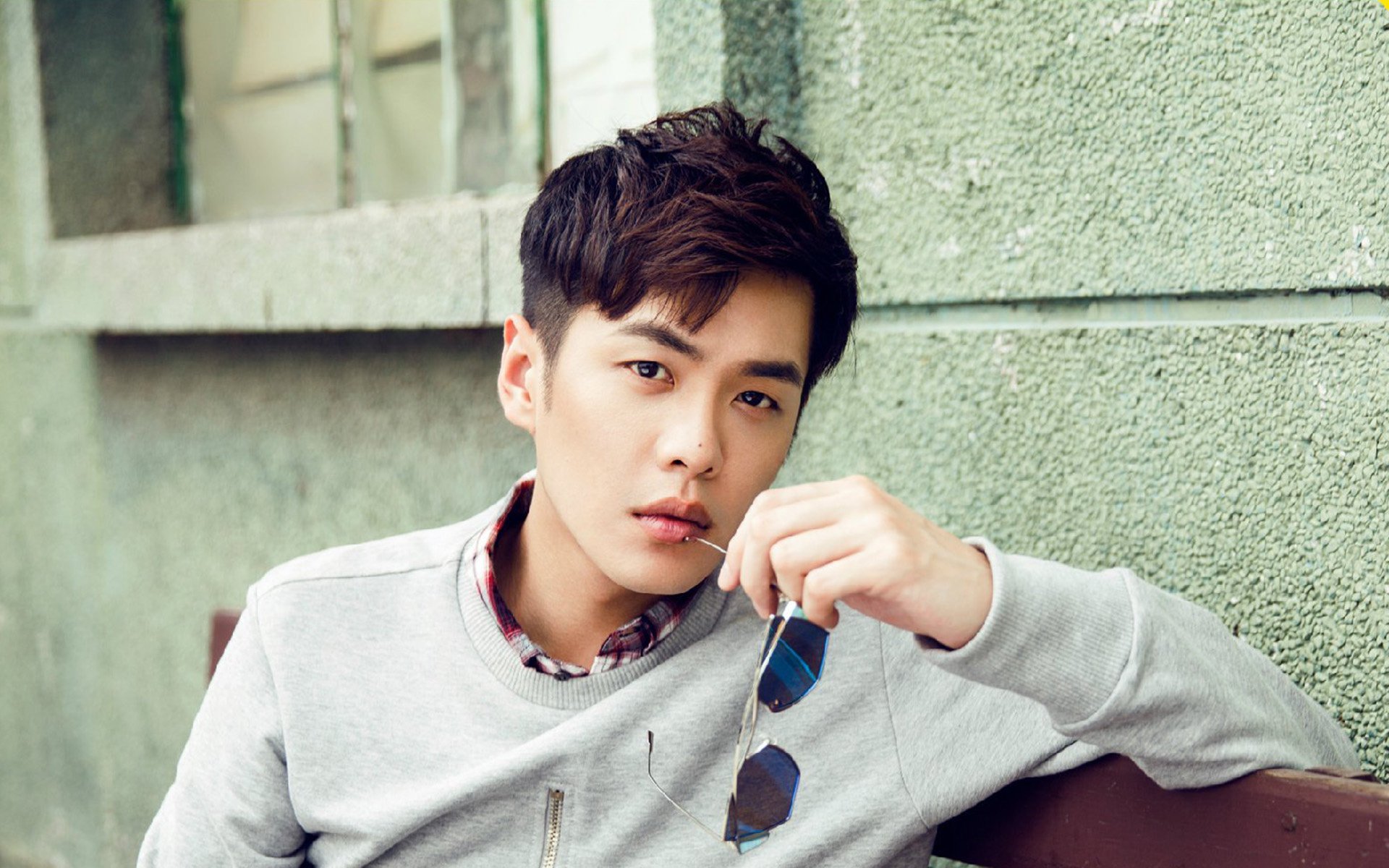 黑色战袍的告别，伊布于弗兰基球场上演最后的神迹，佛罗伦萨压哨封喉拜仁