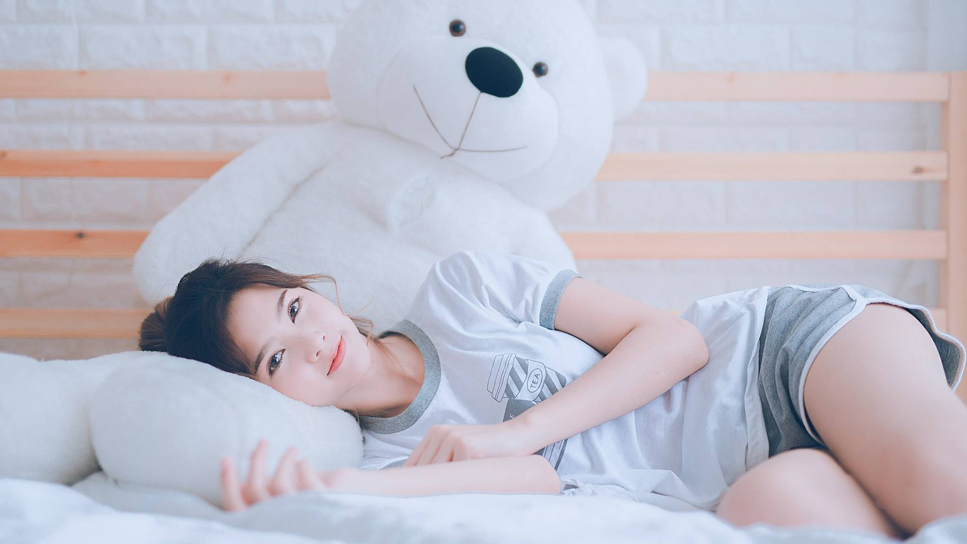 门神之影，当库尔图瓦的扑救，投射在另一片绿茵的绝杀瞬间